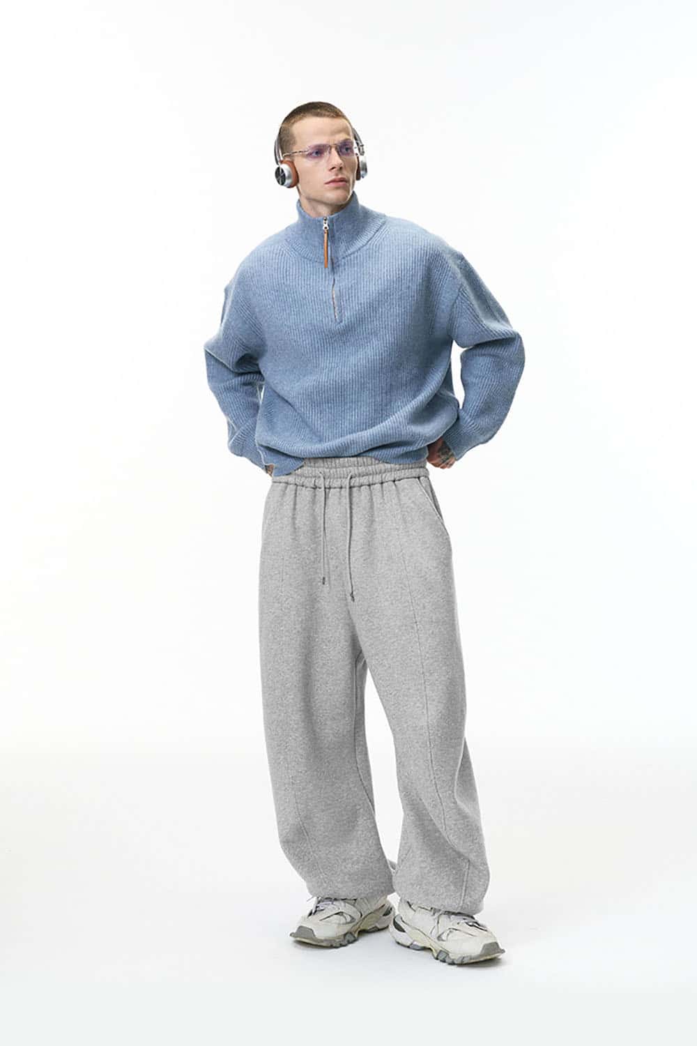 Blade Seam Cuffed Sweatpants _ 32s Fleece Wide-Leg Joggers with Tapered Ankles
