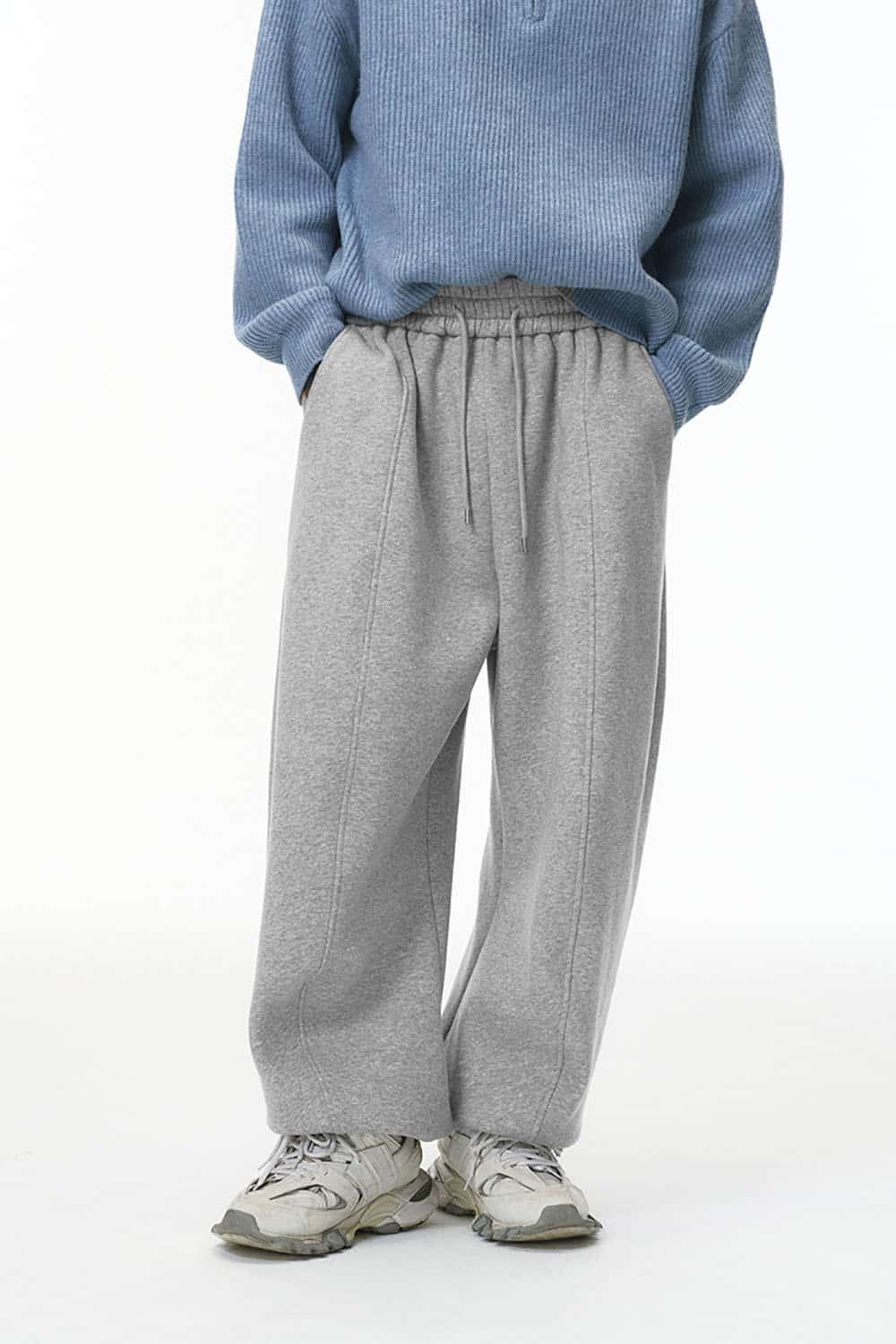 Blade Seam Cuffed Sweatpants _ 32s Fleece Wide-Leg Joggers with Tapered Ankles