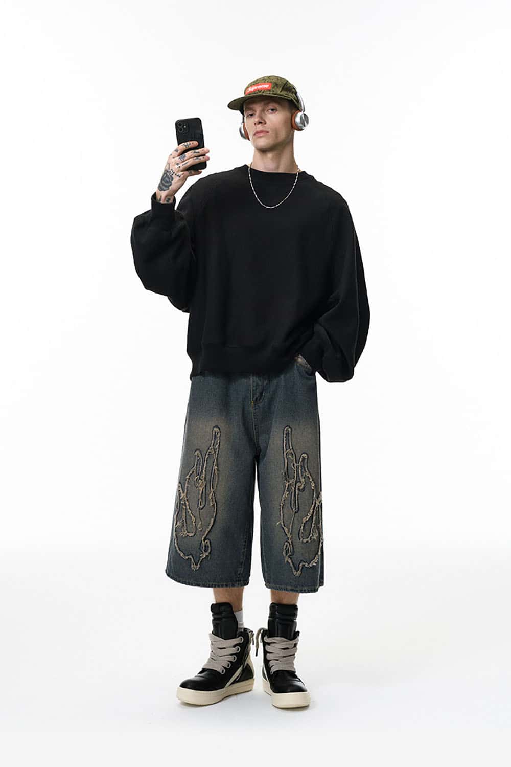 Batwing Sleeve Crewneck Sweatshirt _ Relaxed Fit Fleece Pullover