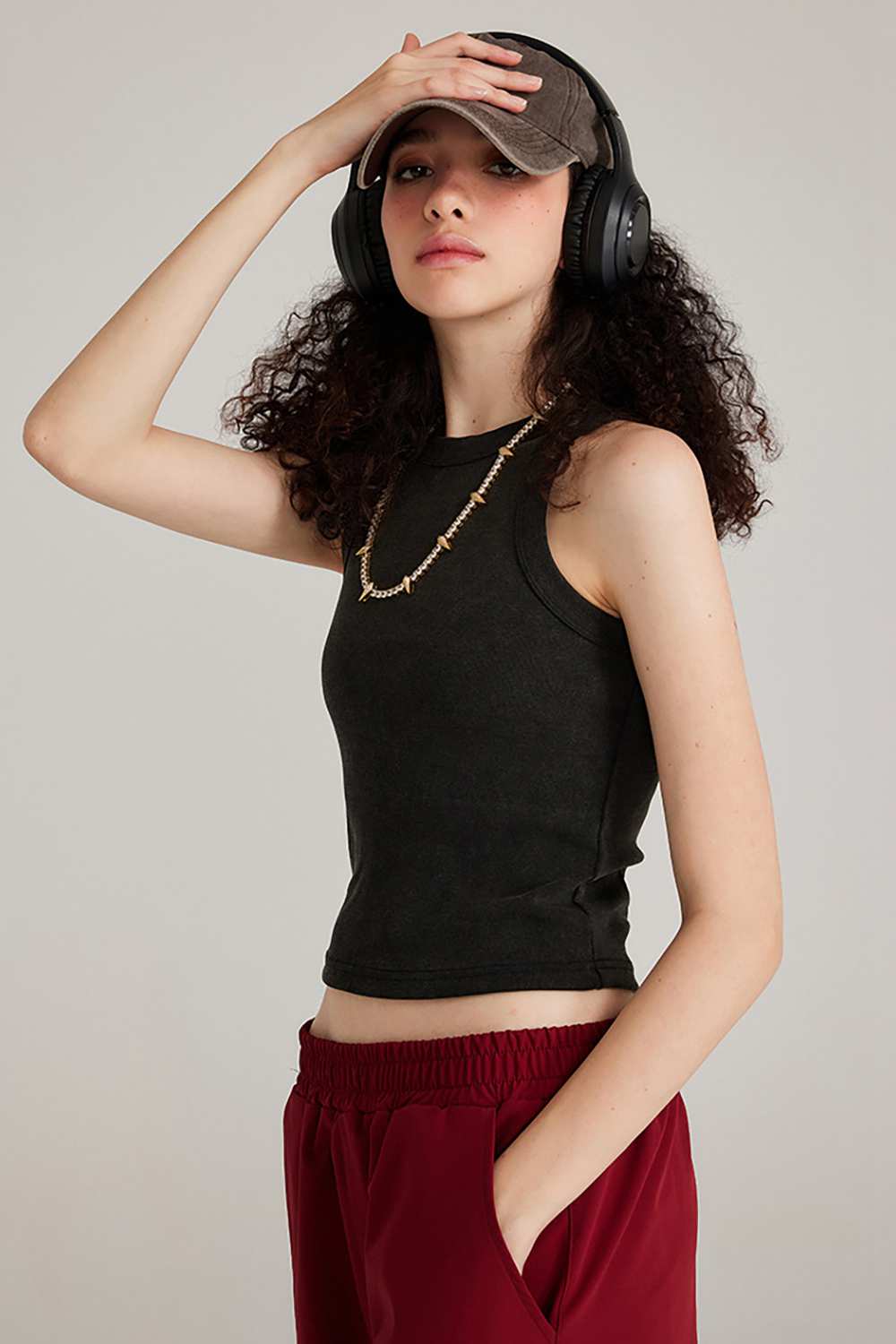 Fitted High-Neck Ribbed Cropped Tank Top in Fried Snowflakes - product detail close-up