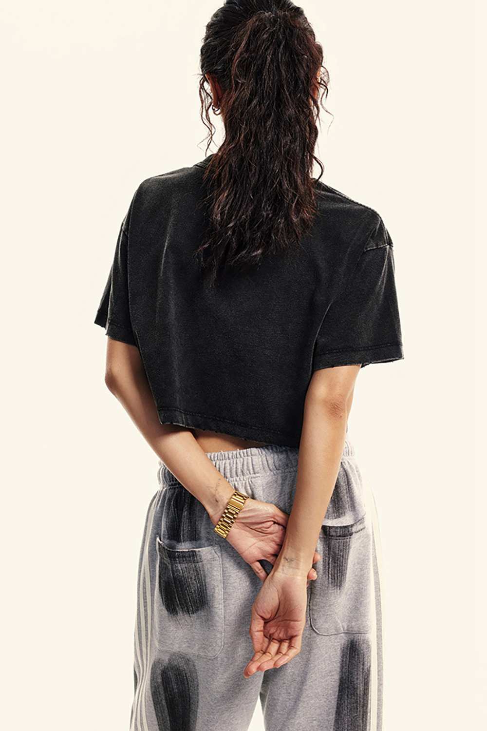 Vintage-Inspired Cropped Tee - Urban Retro Casual Fit | WearingLab High Street T-Shirt