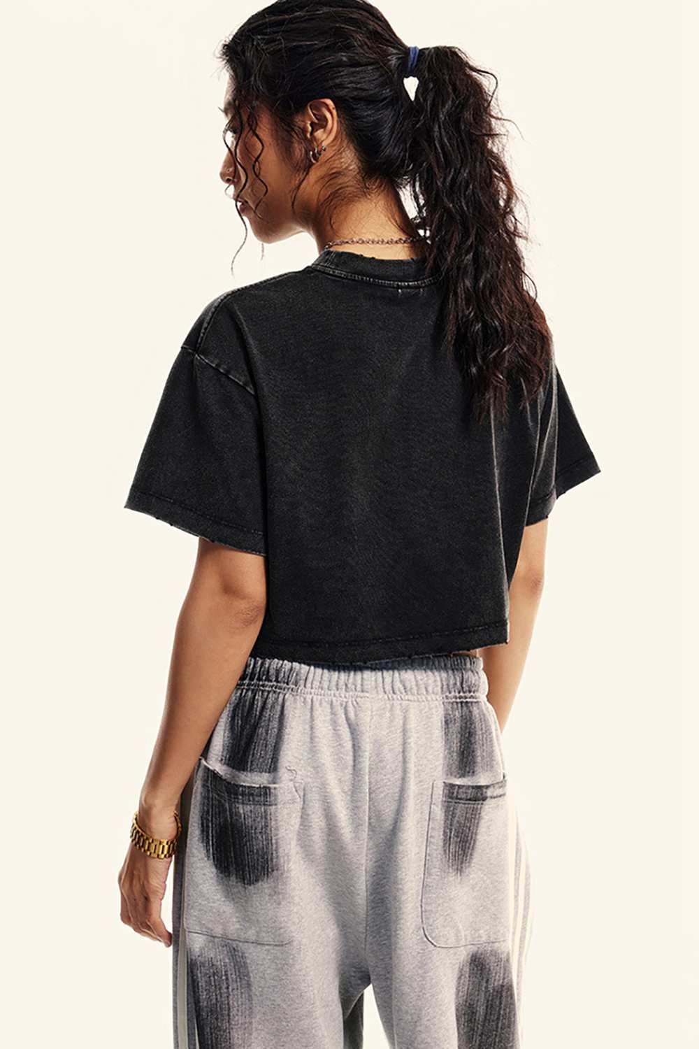 Vintage-Inspired Cropped Tee - Urban Retro Casual Fit | WearingLab High Street T-Shirt