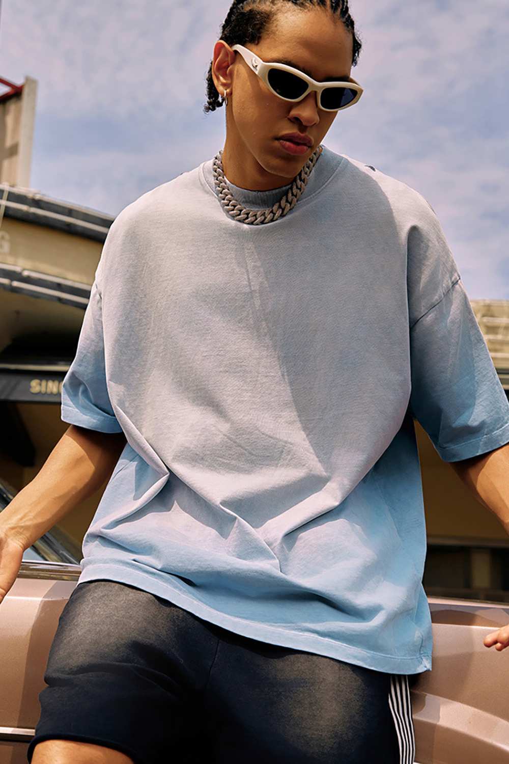 Breathable Gradient-Washed Relaxed Cotton T-Shirt in Blue - product detail close-up