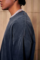 Breathable Gradient-Washed Relaxed Cotton T-Shirt in Navy Blue - product detail close-up