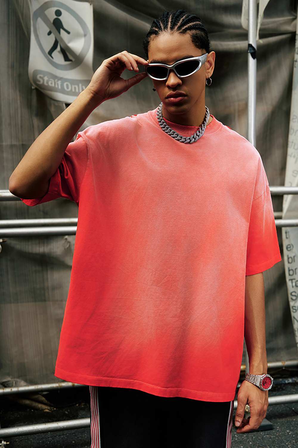 Breathable Gradient-Washed Relaxed Cotton T-Shirt in Red - front modeled close-up