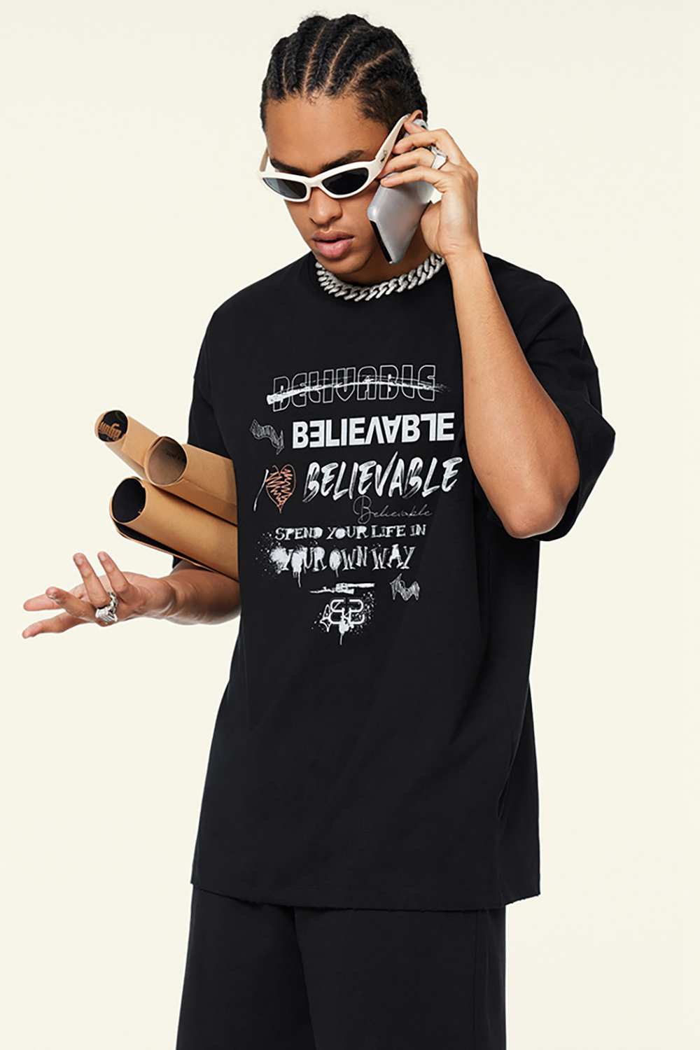 Quick-Drying Sorona Graphic T-Shirt in Metallic Black - front modeled close-up