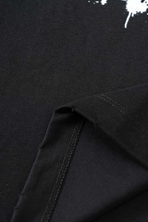 Quick-Drying Sorona Graphic T-Shirt in Metallic Black - hem detail