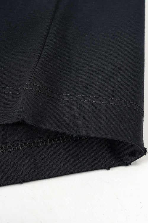 Quick-Drying Sorona Graphic T-Shirt in Metallic Black - product detail close-up
