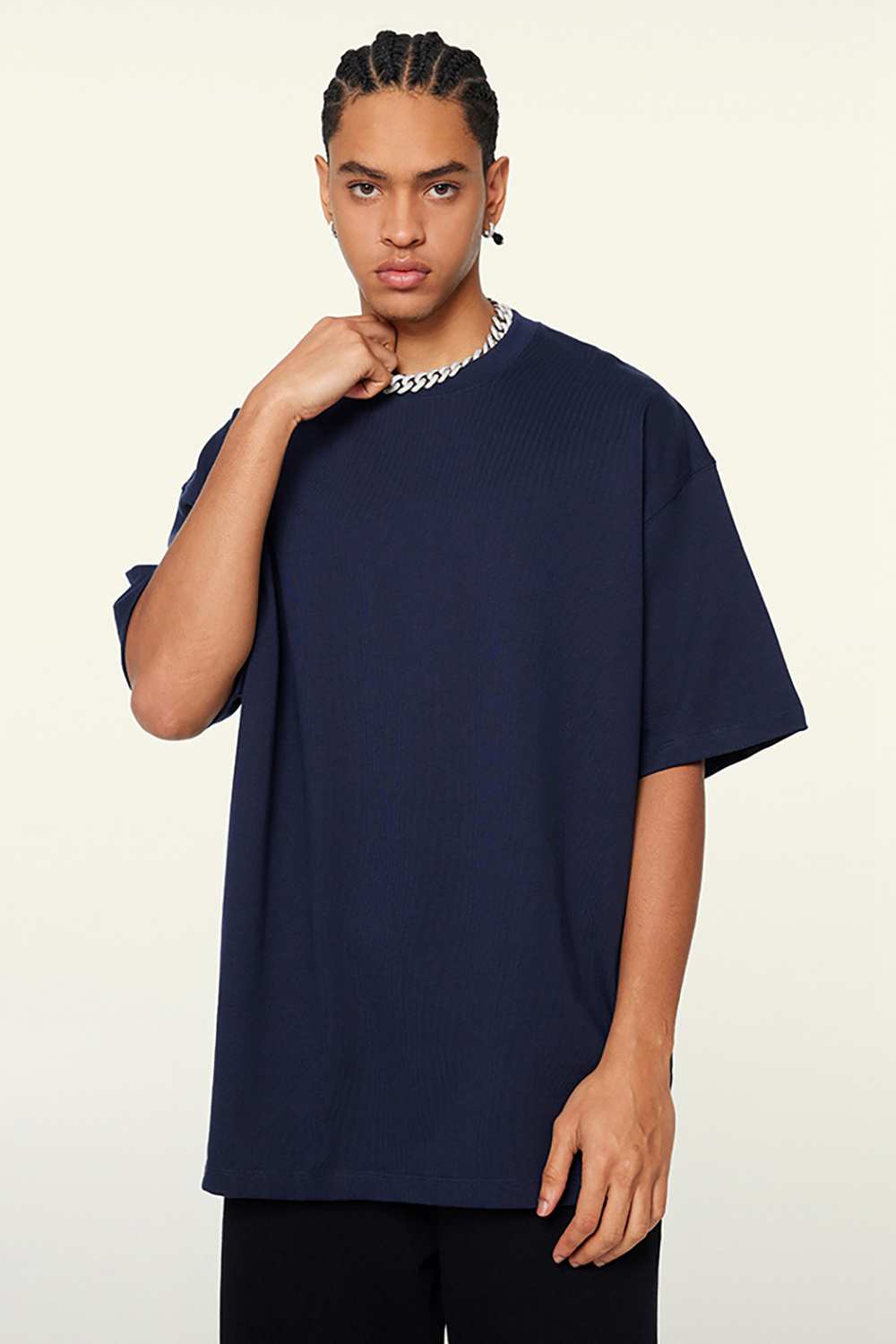 Heavyweight Cotton Relaxed Drop-Shoulder T-Shirt in Navy Blue - front modeled view