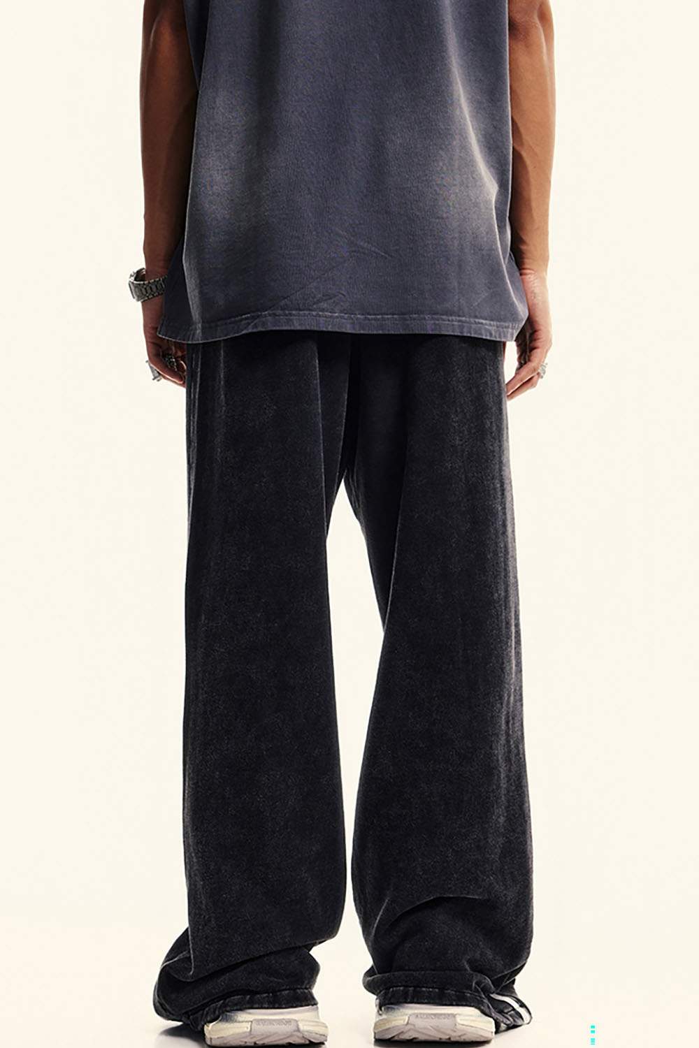Washed Side-Stripe Zip-Hem Wide-Leg Sweatpants in Fried Snowflakes - back modeled close-up