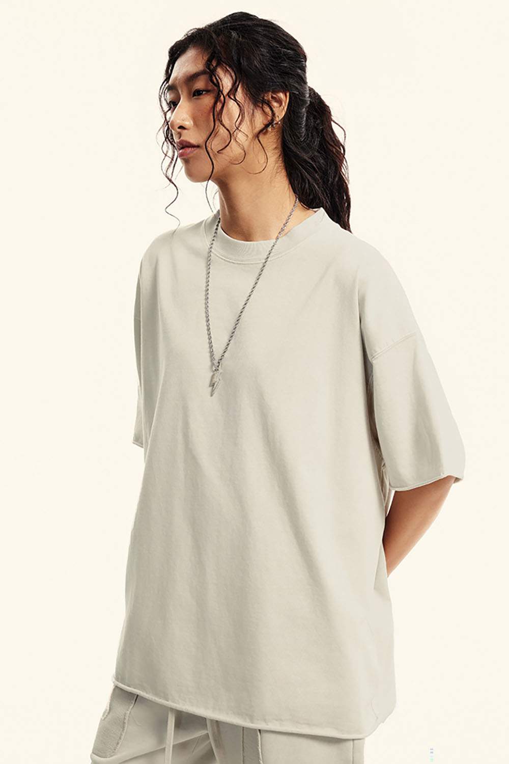 Heavyweight Distressed-Wash Cotton T-Shirt in Slate Rice - front modeled view