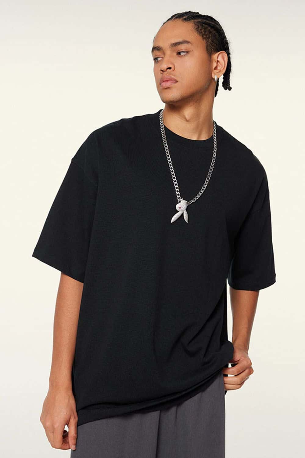 Vintage-Wash Heavyweight Cotton Oversized Crew-Neck T-Shirt in Black - front modeled view