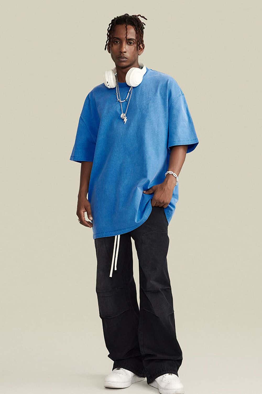 Vintage-Wash Heavyweight Cotton Oversized Crew-Neck T-Shirt in Denim Blue - full-length front modeled view