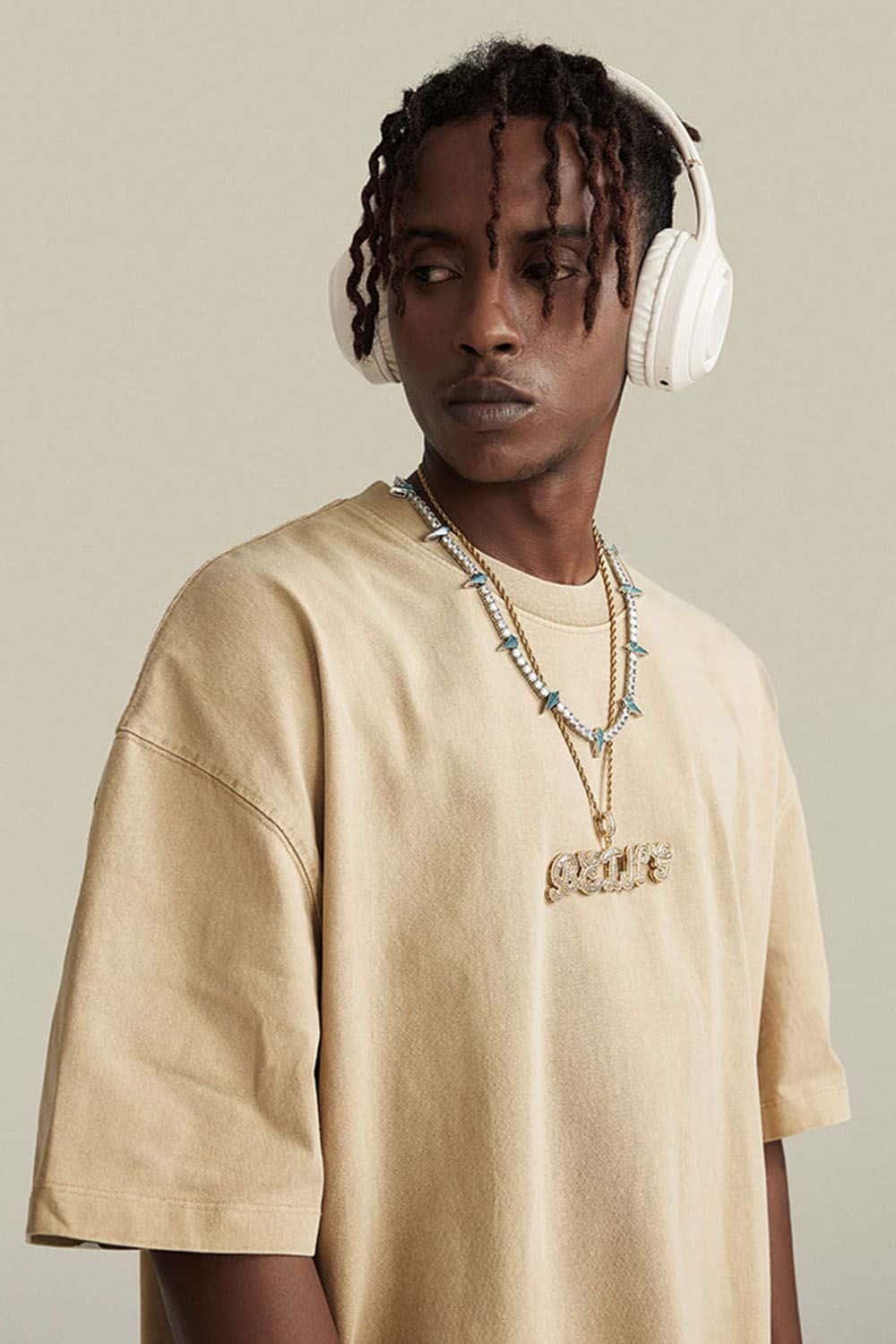 Vintage-Wash Heavyweight Cotton Oversized Crew-Neck T-Shirt in Khaki - full-length front modeled view