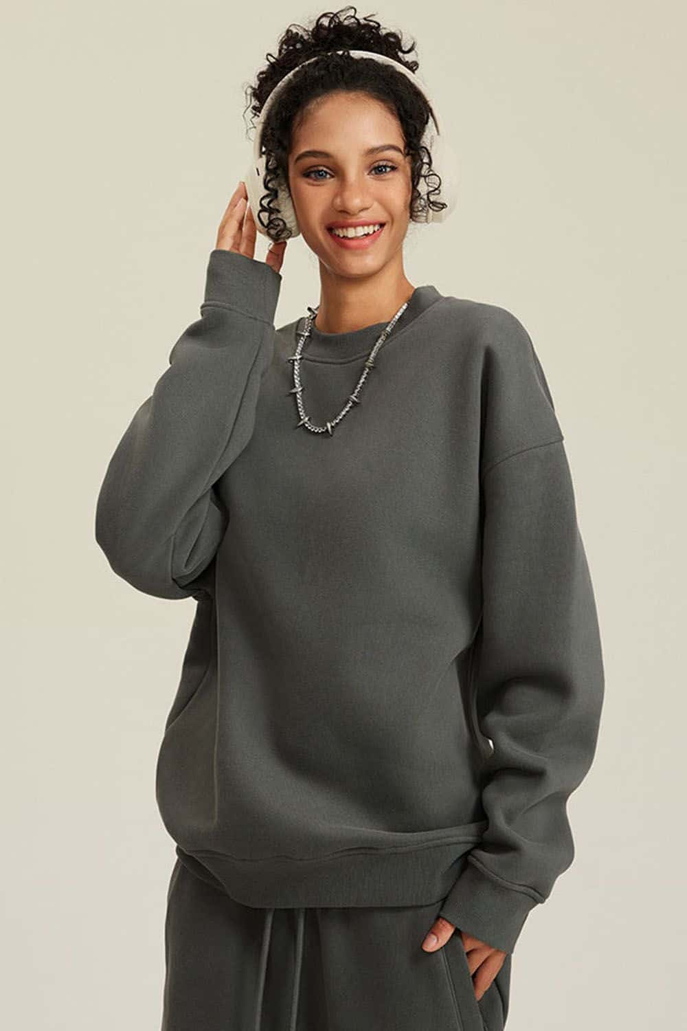 Fleece-Lined Casual Crew Neck Sweatshirt in Solid Color