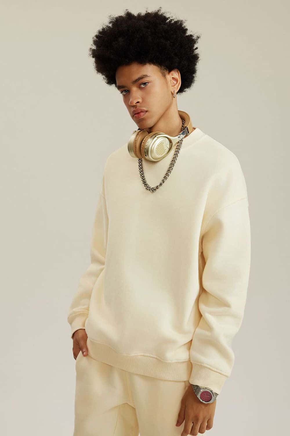 Heavyweight Brushed Fleece Relaxed Crew-Neck Sweatshirt in Cream Apricot - front modeled view
