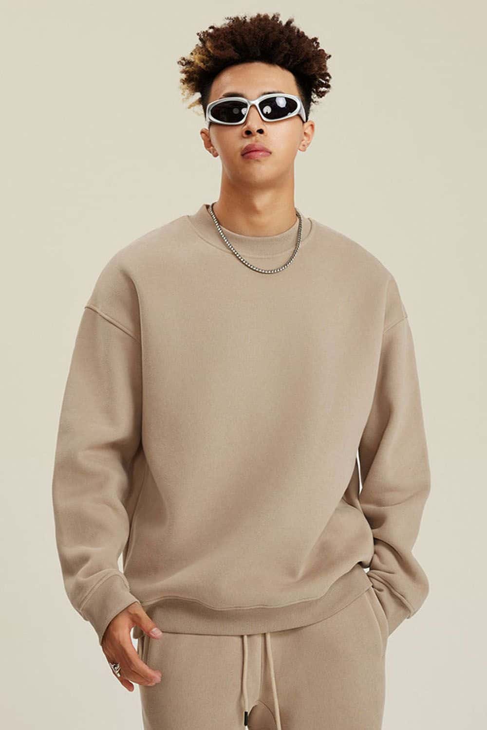 Heavyweight Brushed Fleece Relaxed Crew-Neck Sweatshirt in Khaki - front modeled view