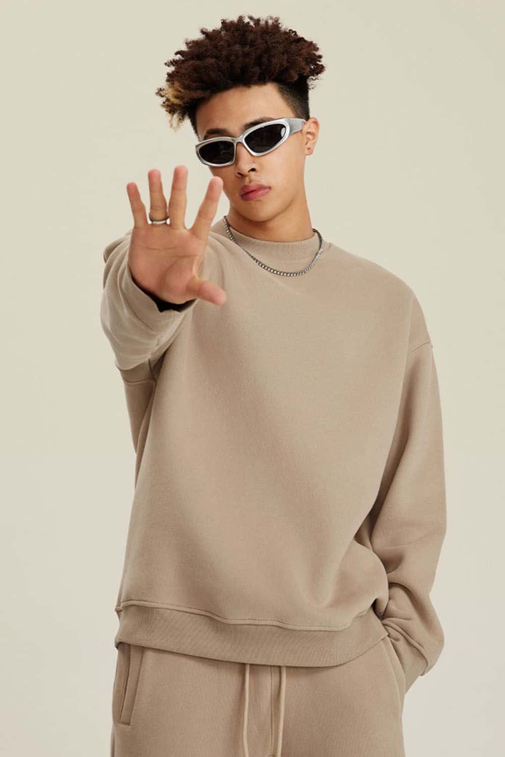 Heavyweight Brushed Fleece Relaxed Crew-Neck Sweatshirt in Khaki - front modeled view