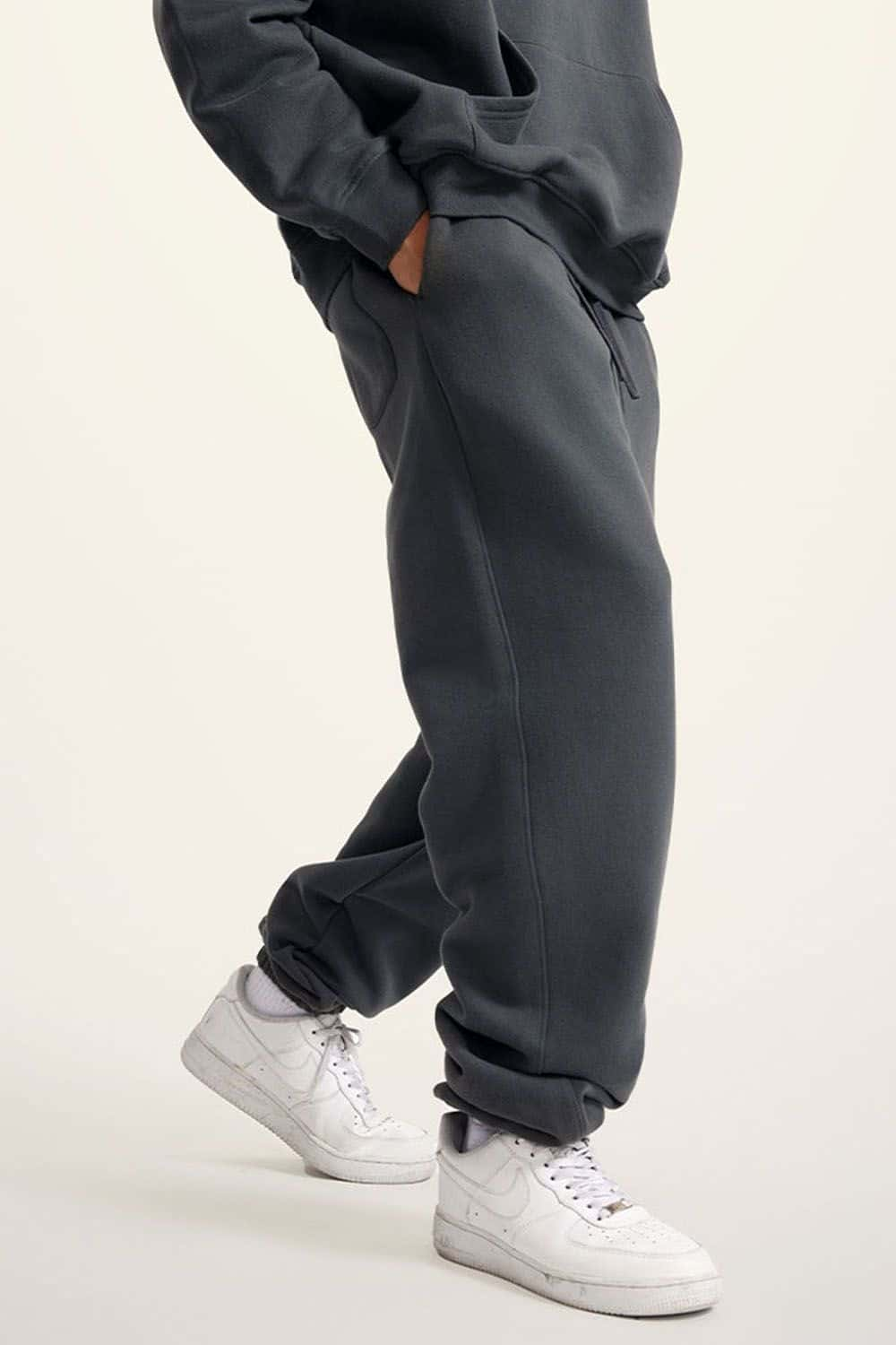 Loose-Fit Fleece-Lined Jogger Sweatpants