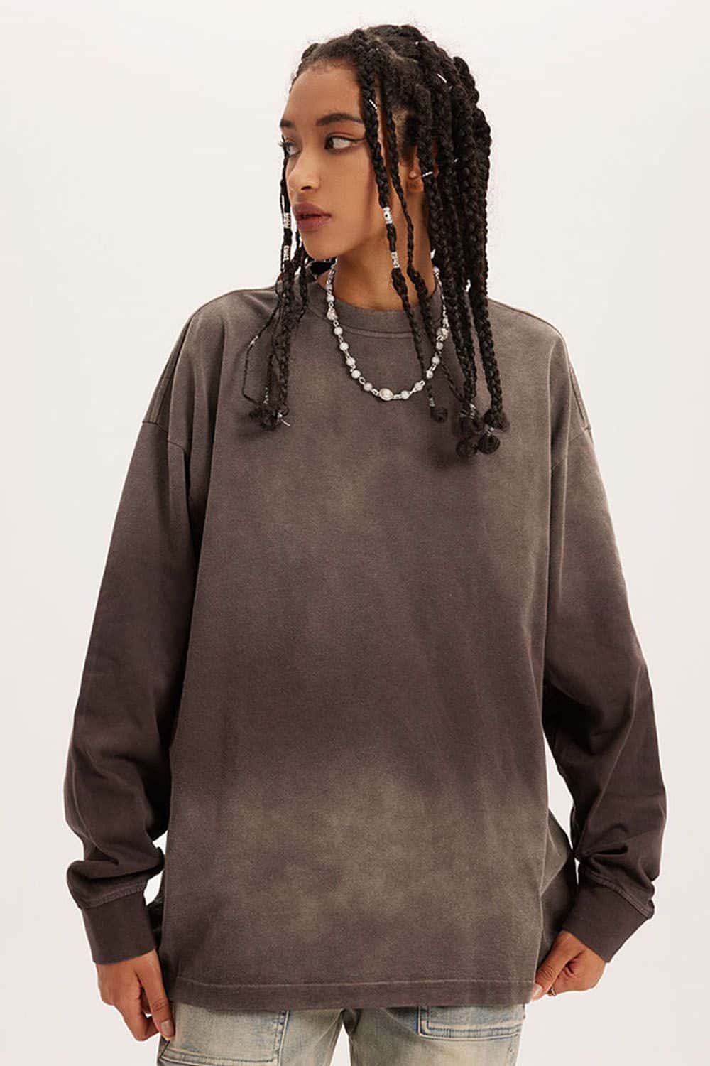 Washed Drop-Shoulder Long-Sleeve Cotton T-Shirt in Coffee - front modeled close-up