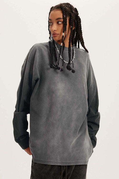 Washed Drop-Shoulder Long-Sleeve Cotton T-Shirt in Gray - front modeled view