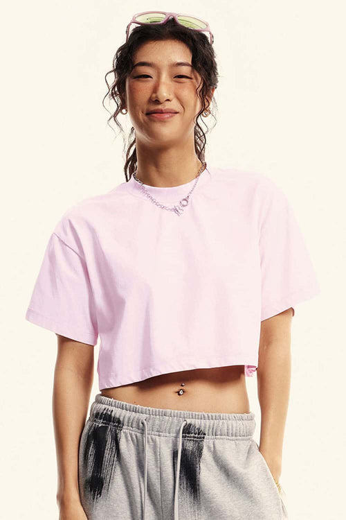 Cool-Touch Quick-Drying Sorona Cropped T-Shirt in Pink - front modeled close-up