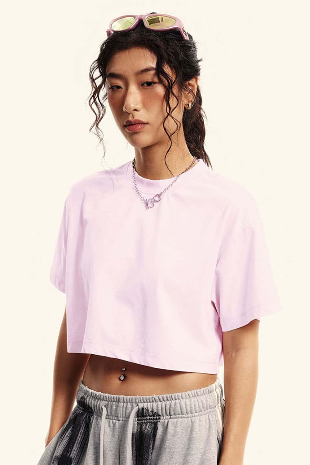 Cool-Touch Quick-Drying Sorona Cropped T-Shirt in Pink - product detail close-up