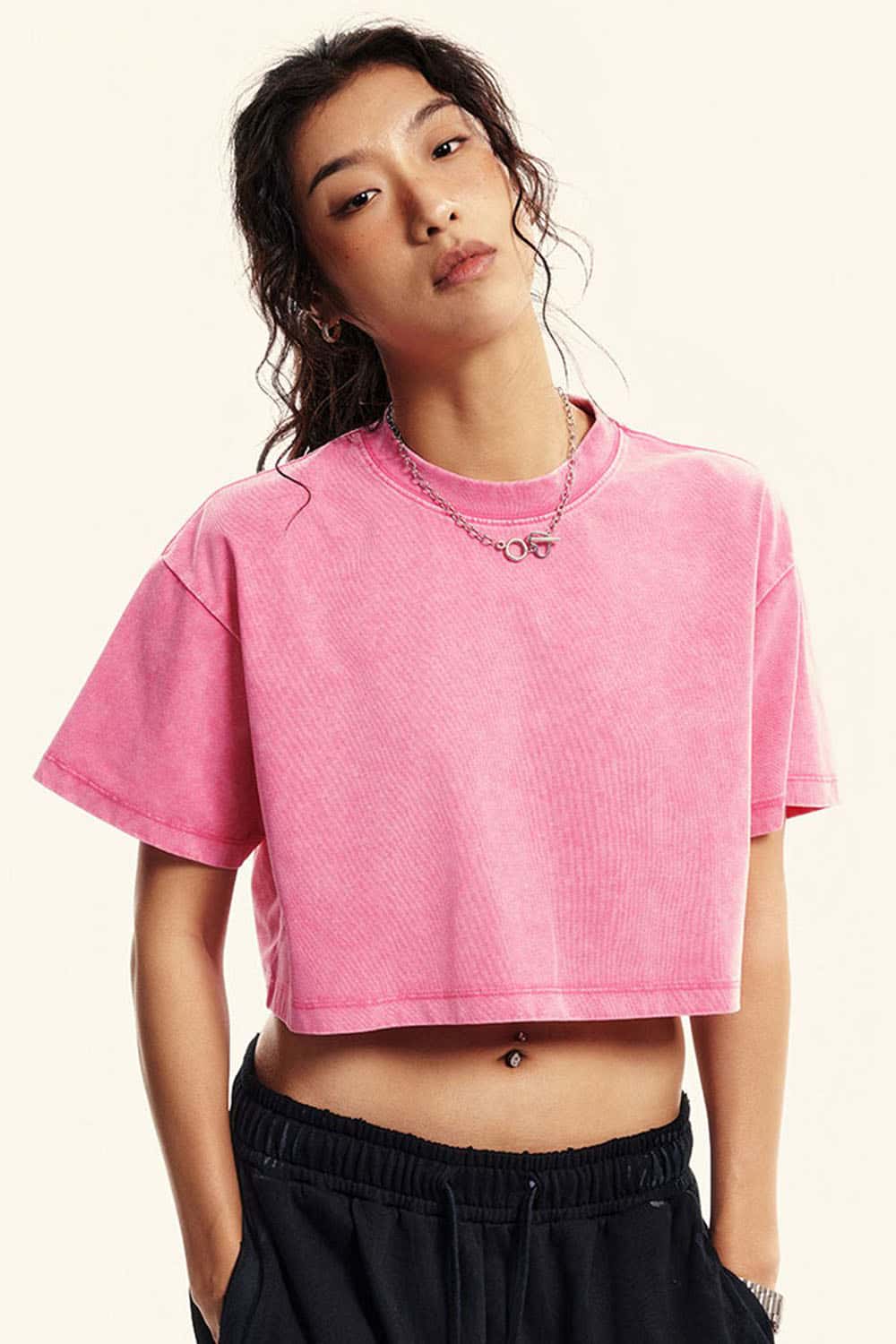 Cool-Touch Quick-Drying Sorona Cropped T-Shirt in Rose Pink - front modeled close-up