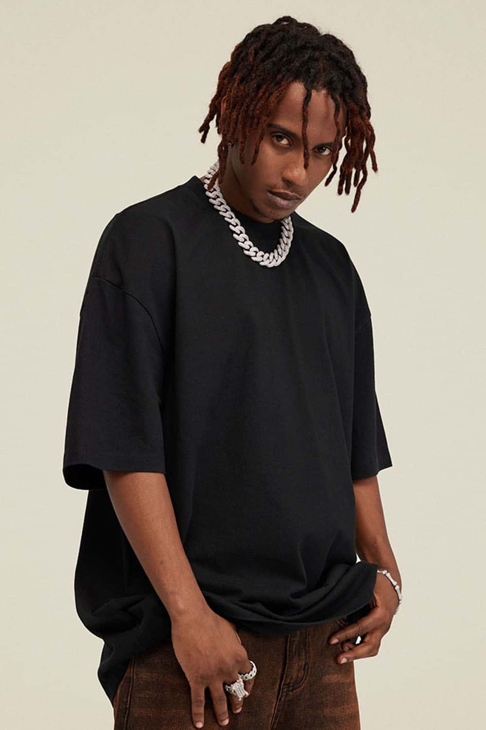Heavyweight Vintage-Wash Cotton Relaxed-Fit T-Shirt in Black - full-length front modeled view