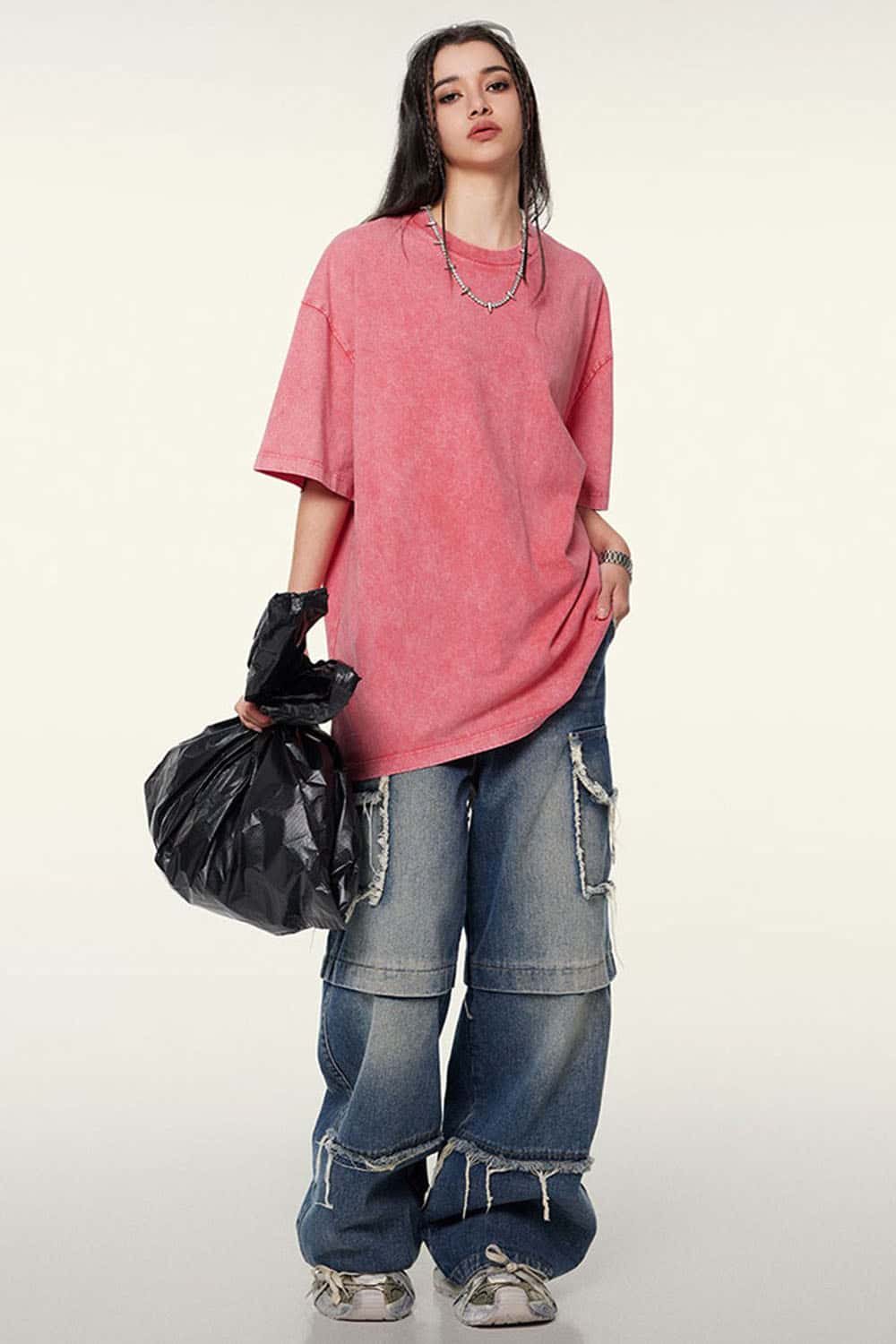 Heavyweight Vintage-Wash Cotton Relaxed-Fit T-Shirt in Cherry Blossom - front modeled view