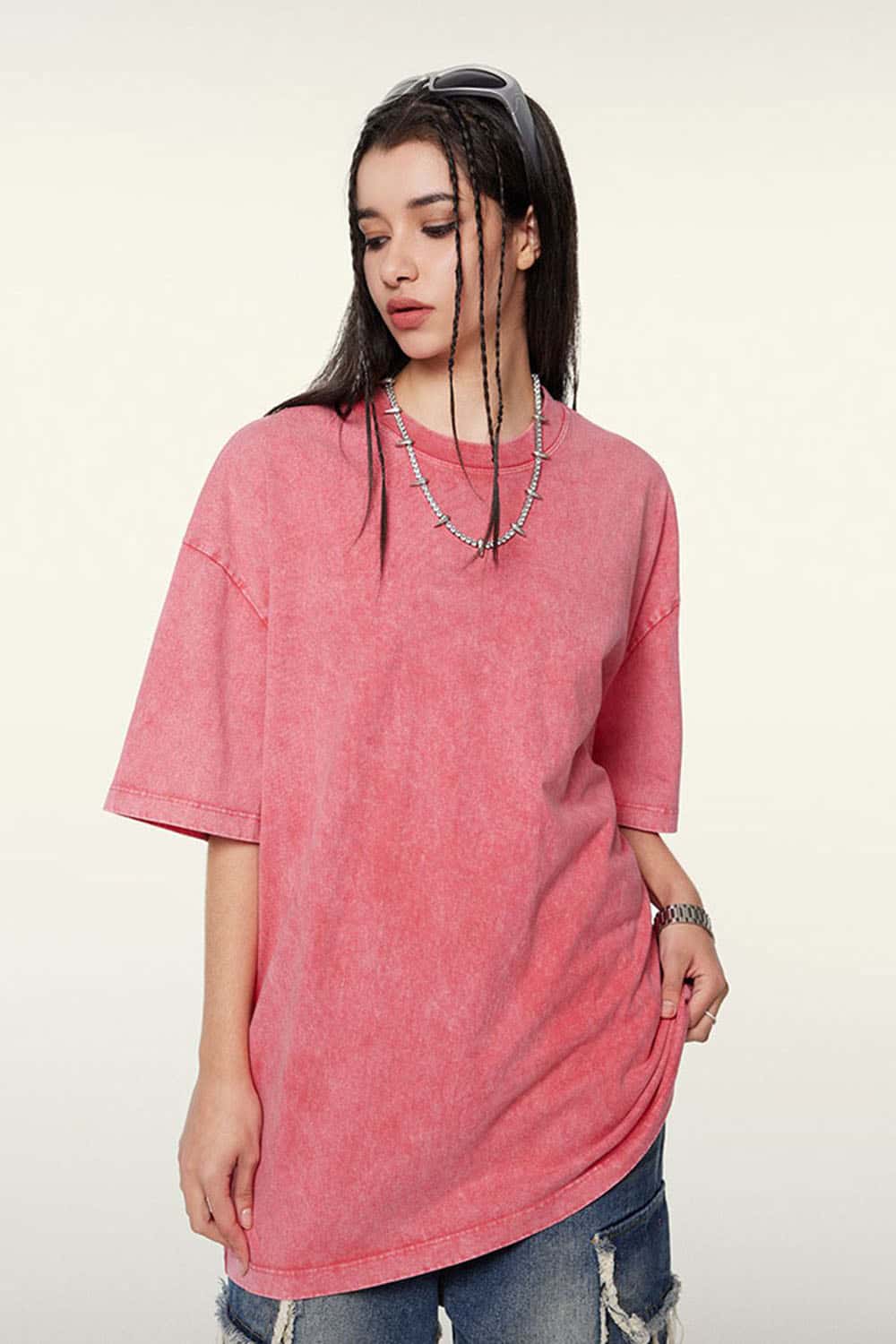 Heavyweight Vintage-Wash Cotton Relaxed-Fit T-Shirt in Cherry Blossom - three-quarter front modeled view
