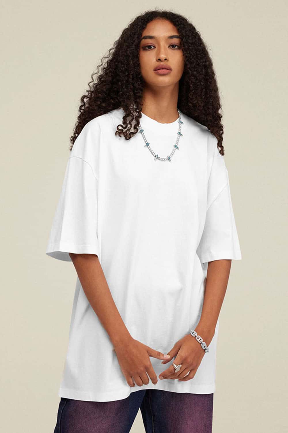 Heavyweight Vintage-Wash Cotton Relaxed-Fit T-Shirt in Ivory White - front modeled view