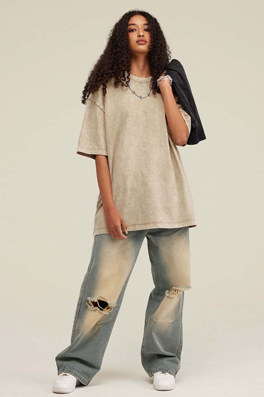 Heavyweight Vintage-Wash Cotton Relaxed-Fit T-Shirt in Khaki - back modeled view