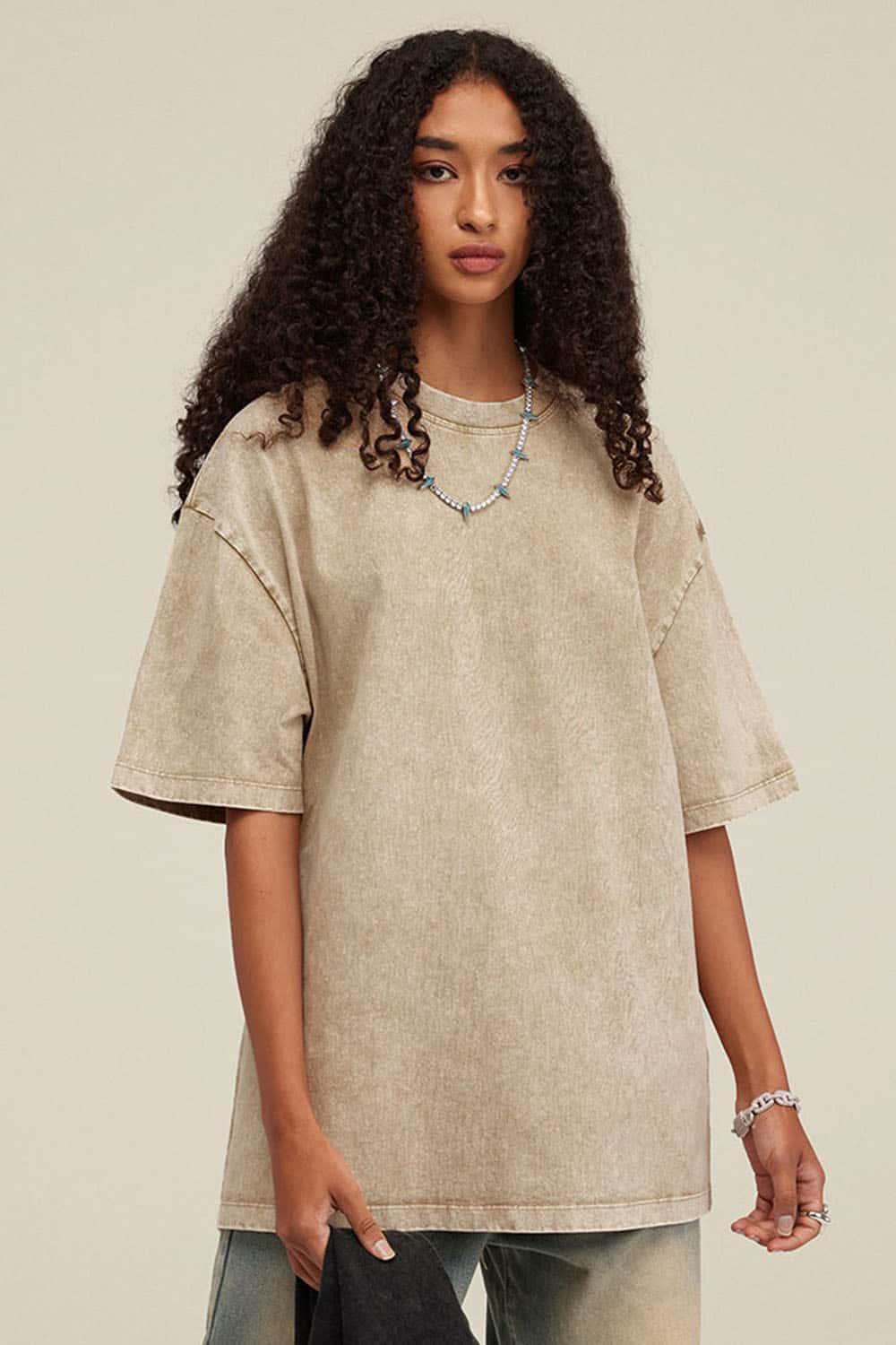 Heavyweight Vintage-Wash Cotton Relaxed-Fit T-Shirt in Khaki - front modeled view