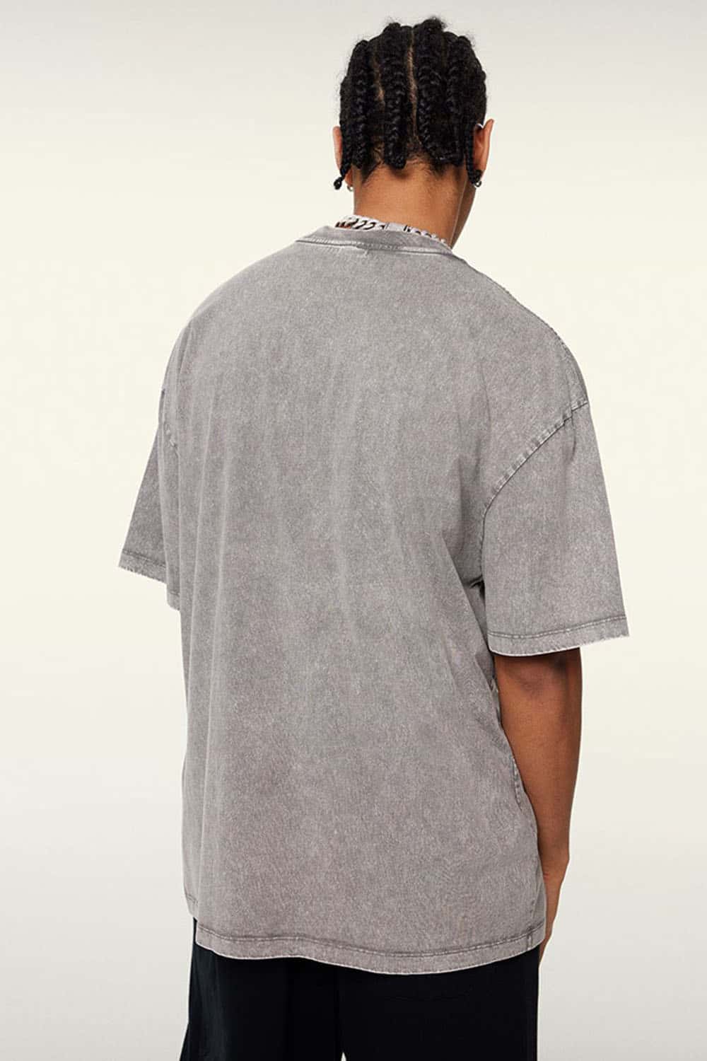 Heavyweight Vintage-Wash Cotton Relaxed-Fit T-Shirt in Medium Gray - front modeled view