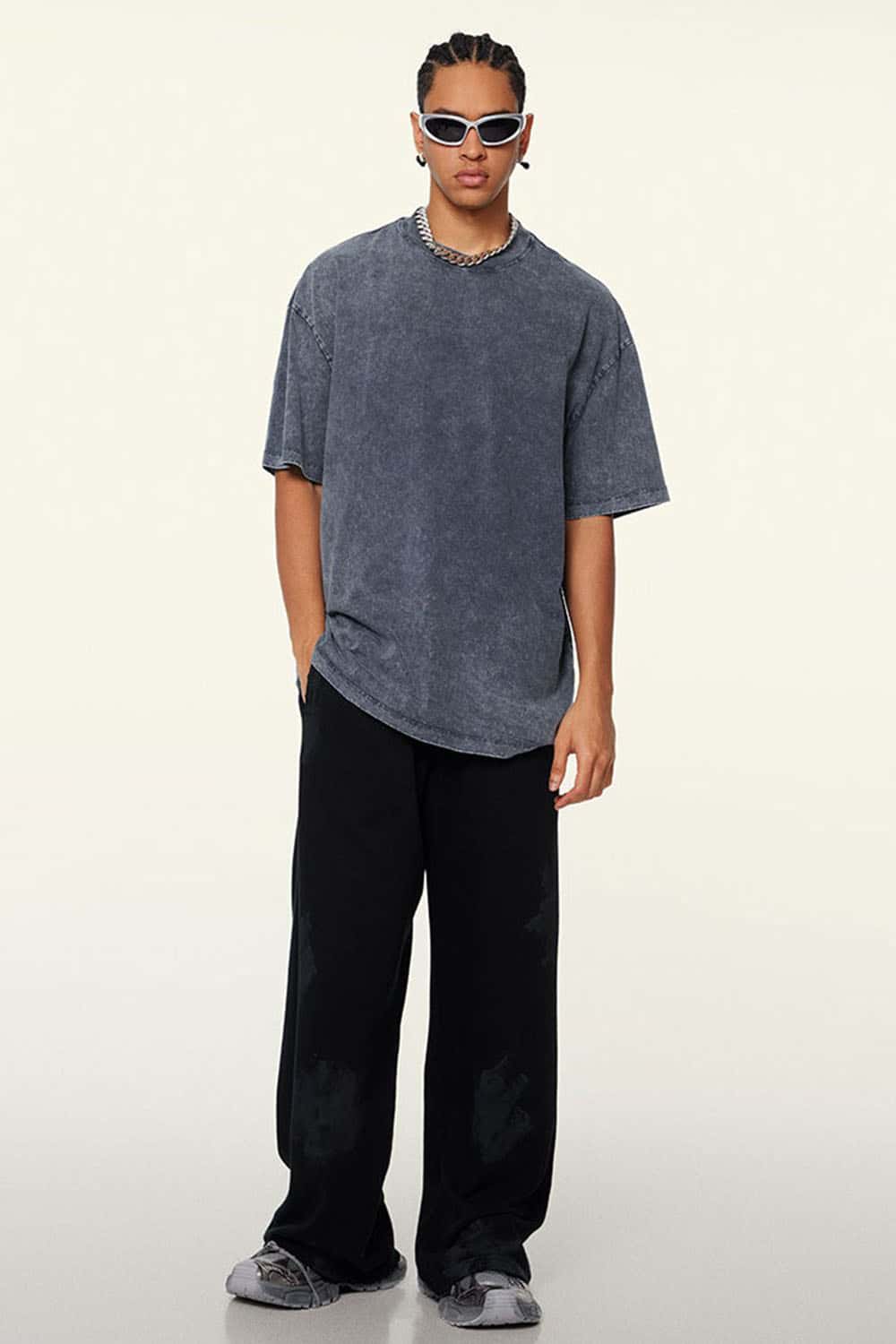 Heavyweight Vintage-Wash Cotton Relaxed-Fit T-Shirt in Royal Blue - full-length front modeled view