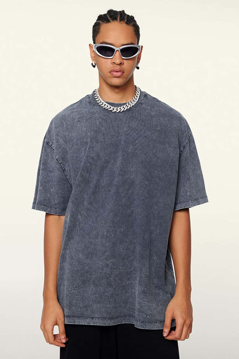 Heavyweight Vintage-Wash Cotton Relaxed-Fit T-Shirt in Royal Blue - front modeled view