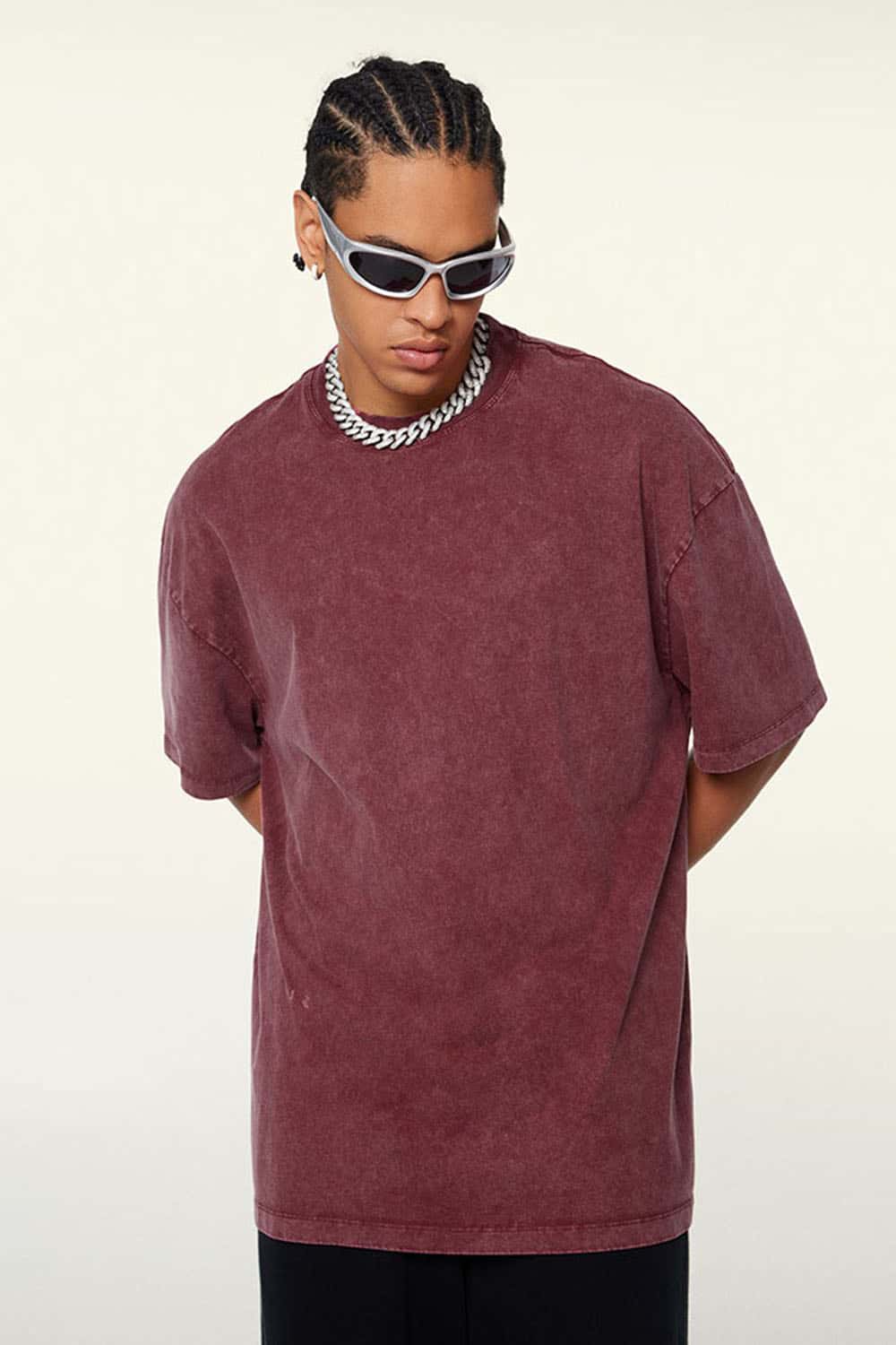 Heavyweight Vintage-Wash Cotton Relaxed-Fit T-Shirt in Vintage Red - full-length front modeled view