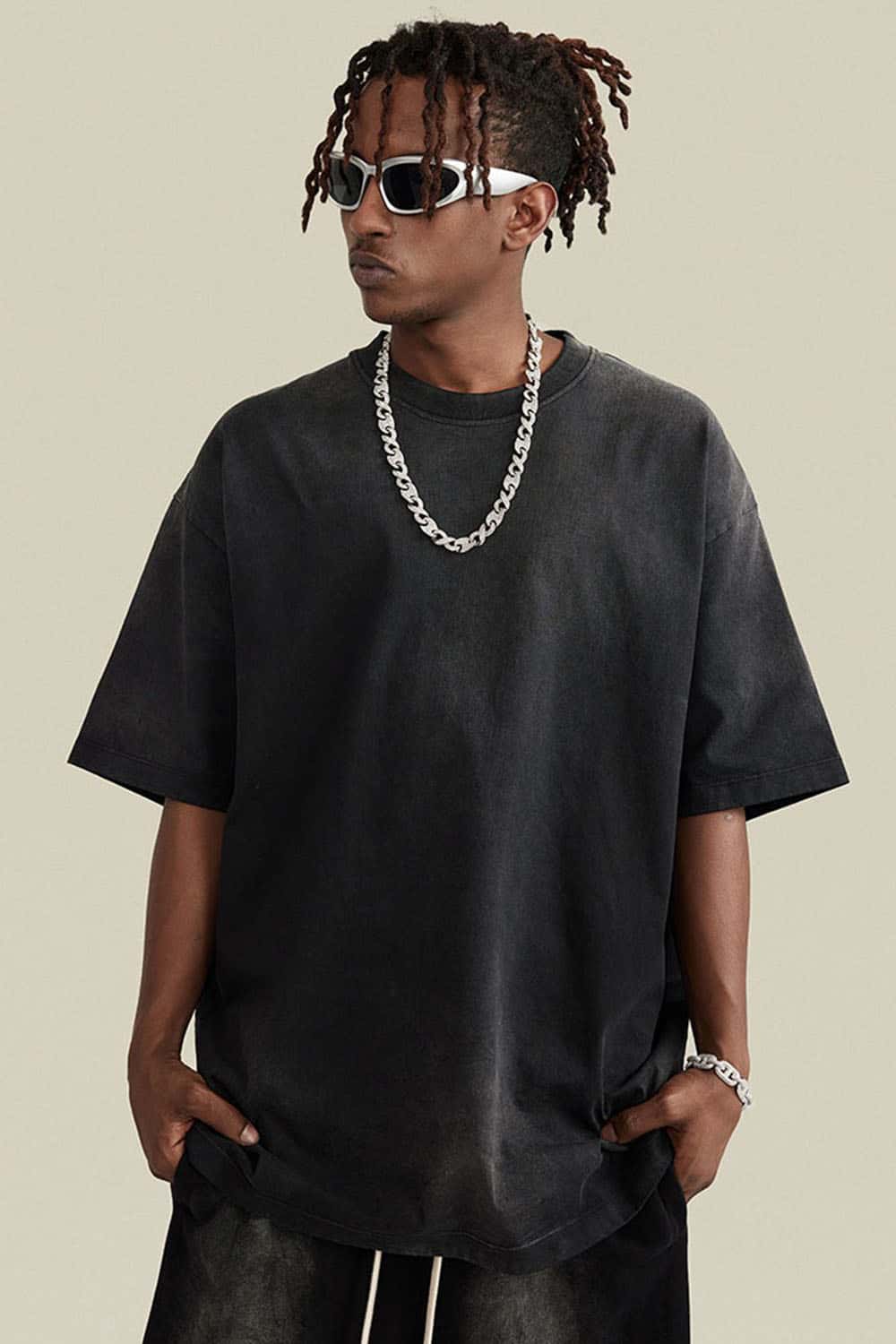 Washed Gradient Cotton Relaxed Drop-Shoulder T-Shirt in Black - front modeled view