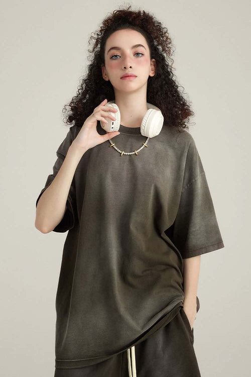Washed Gradient Cotton Relaxed Drop-Shoulder T-Shirt in Coffee - front modeled view