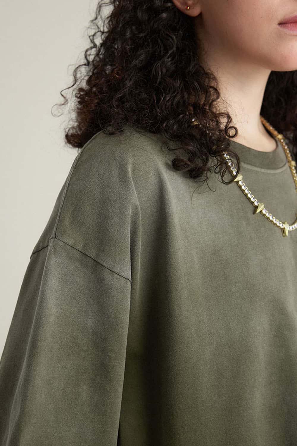 Washed Gradient Cotton Relaxed Drop-Shoulder T-Shirt in Military Green - product detail close-up