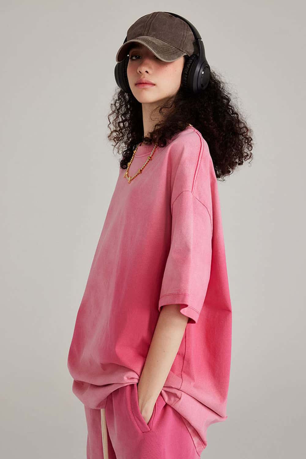 Washed Gradient Cotton Relaxed Drop-Shoulder T-Shirt in Rose Red - front modeled view