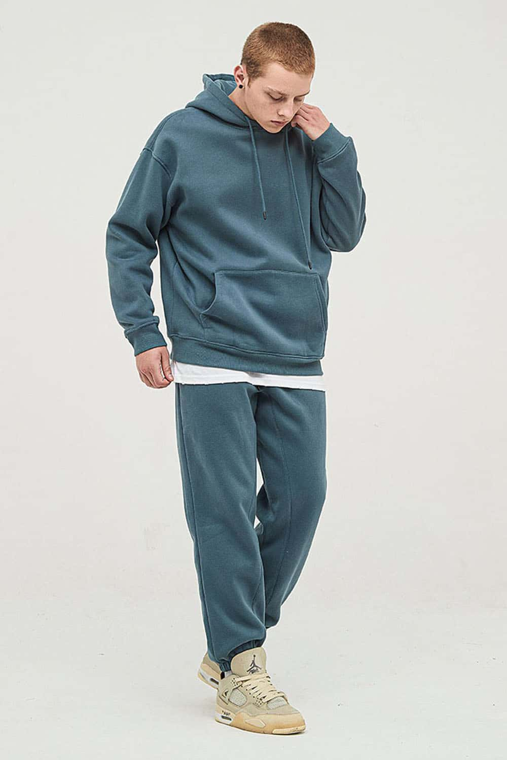 Fleece-Lined Solid Color Hoodie with Plush Hood - Cozy Casual Wear