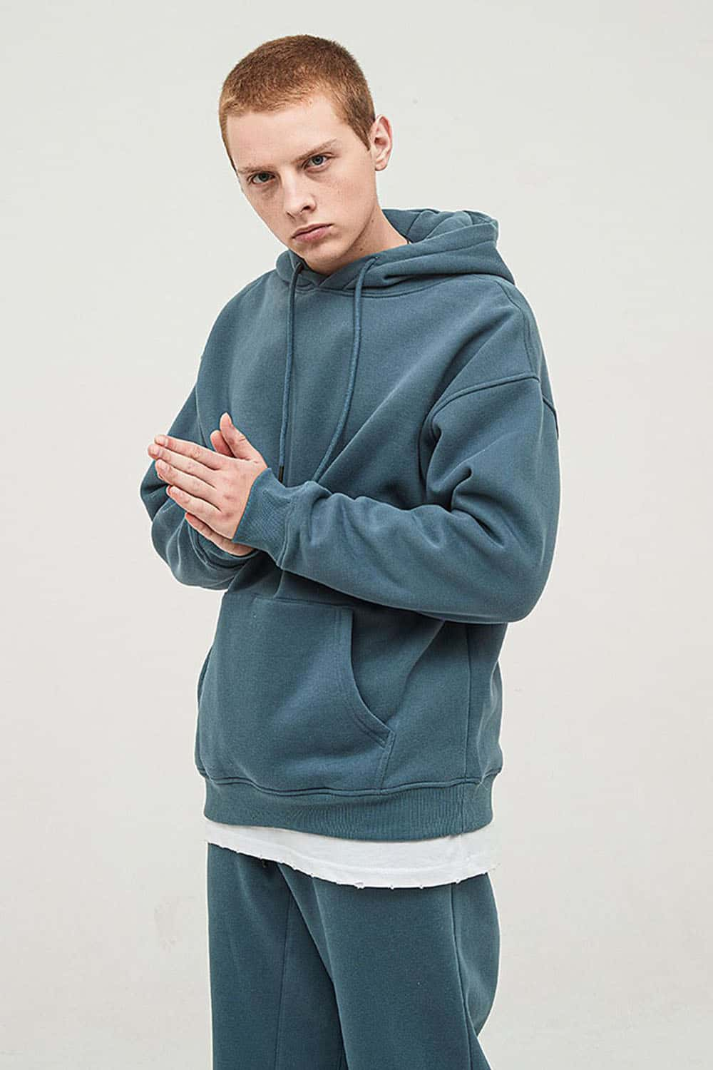 Fleece-Lined Solid Color Hoodie with Plush Hood - Cozy Casual Wear