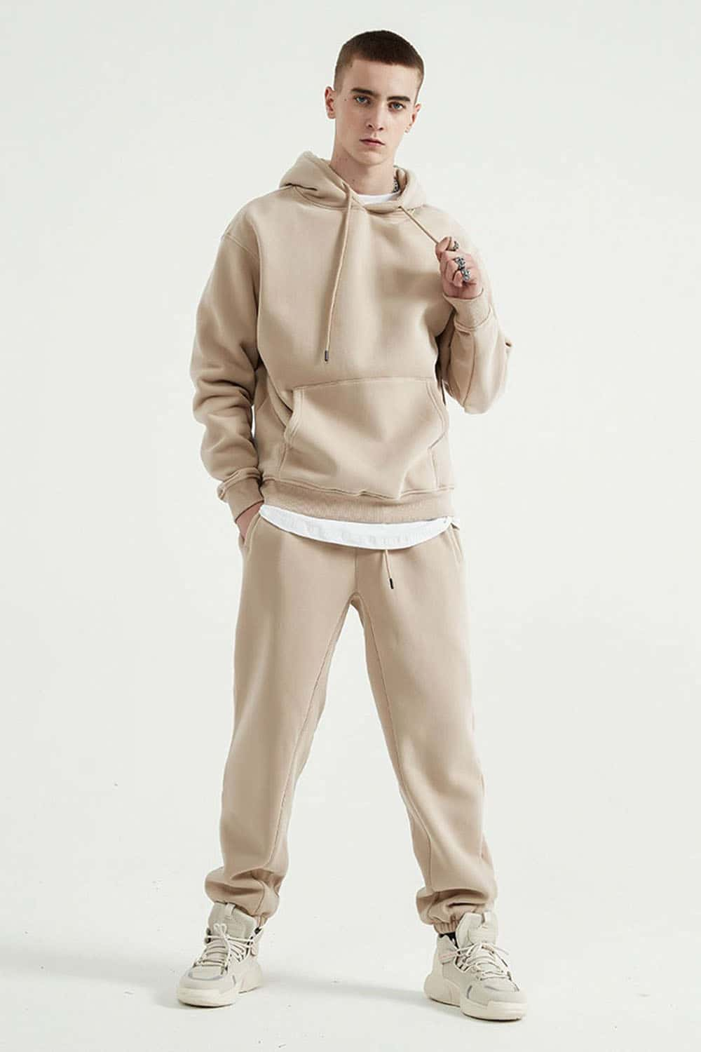 Fleece-Lined Solid Color Hoodie with Plush Hood - Cozy Casual Wear