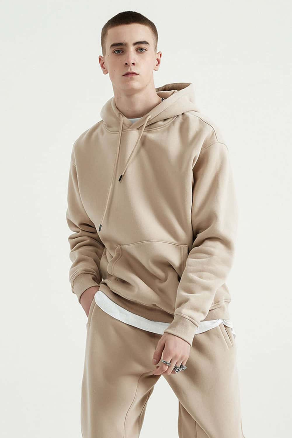 Fleece-Lined Solid Color Hoodie with Plush Hood - Cozy Casual Wear