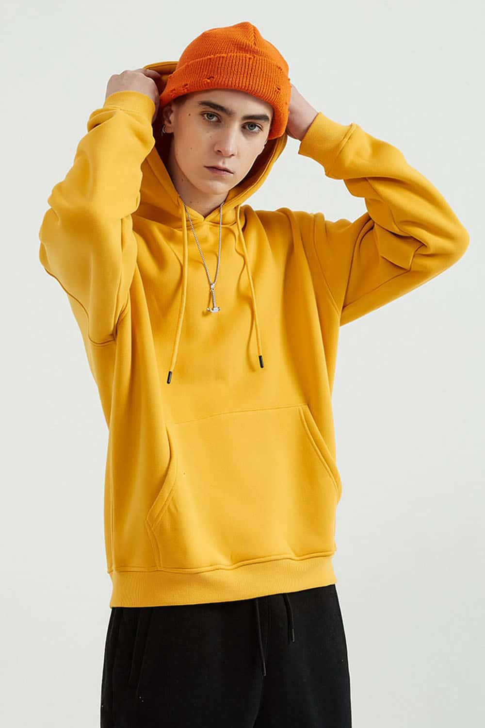 Fleece-Lined Solid Color Hoodie with Plush Hood - Cozy Casual Wear