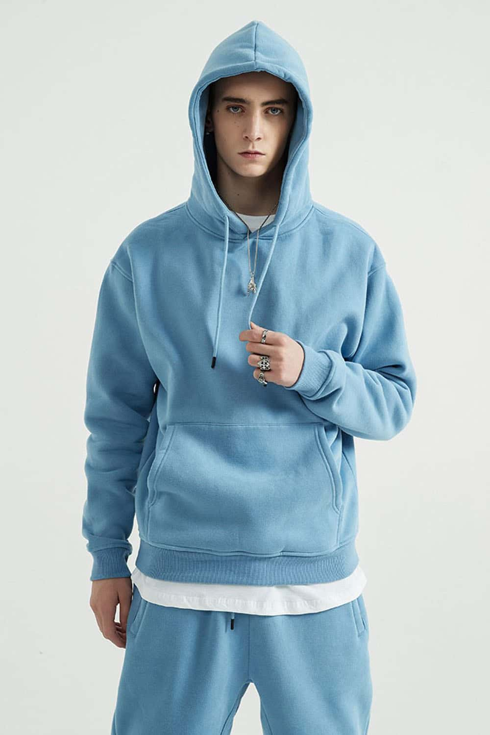 Fleece-Lined Solid Color Hoodie with Plush Hood - Cozy Casual Wear