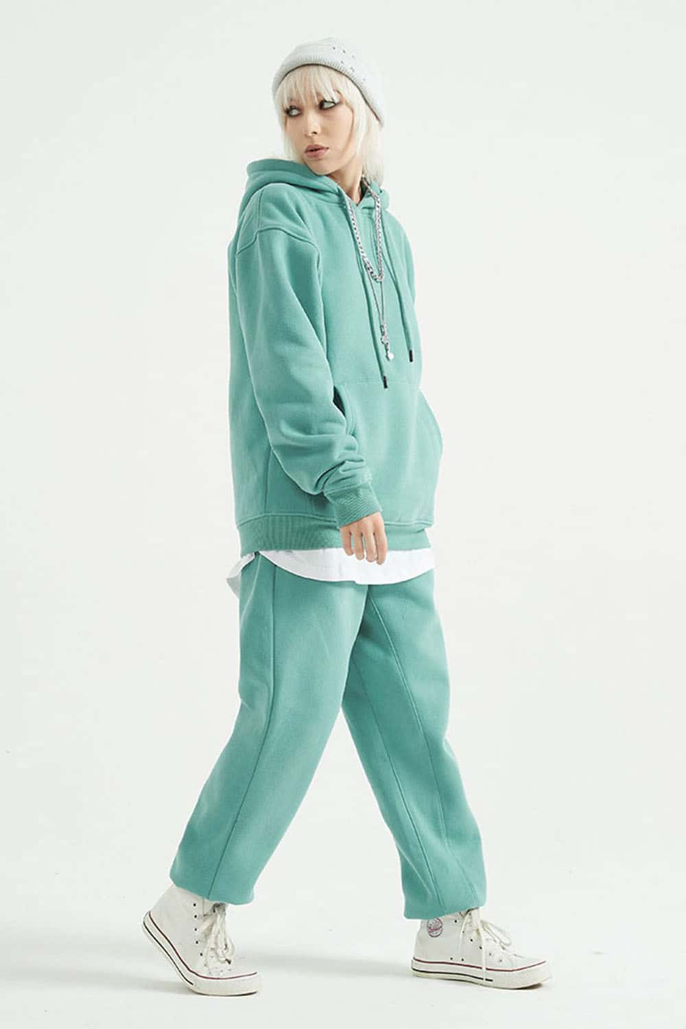 Fleece-Lined Solid Color Hoodie with Plush Hood - Cozy Casual Wear