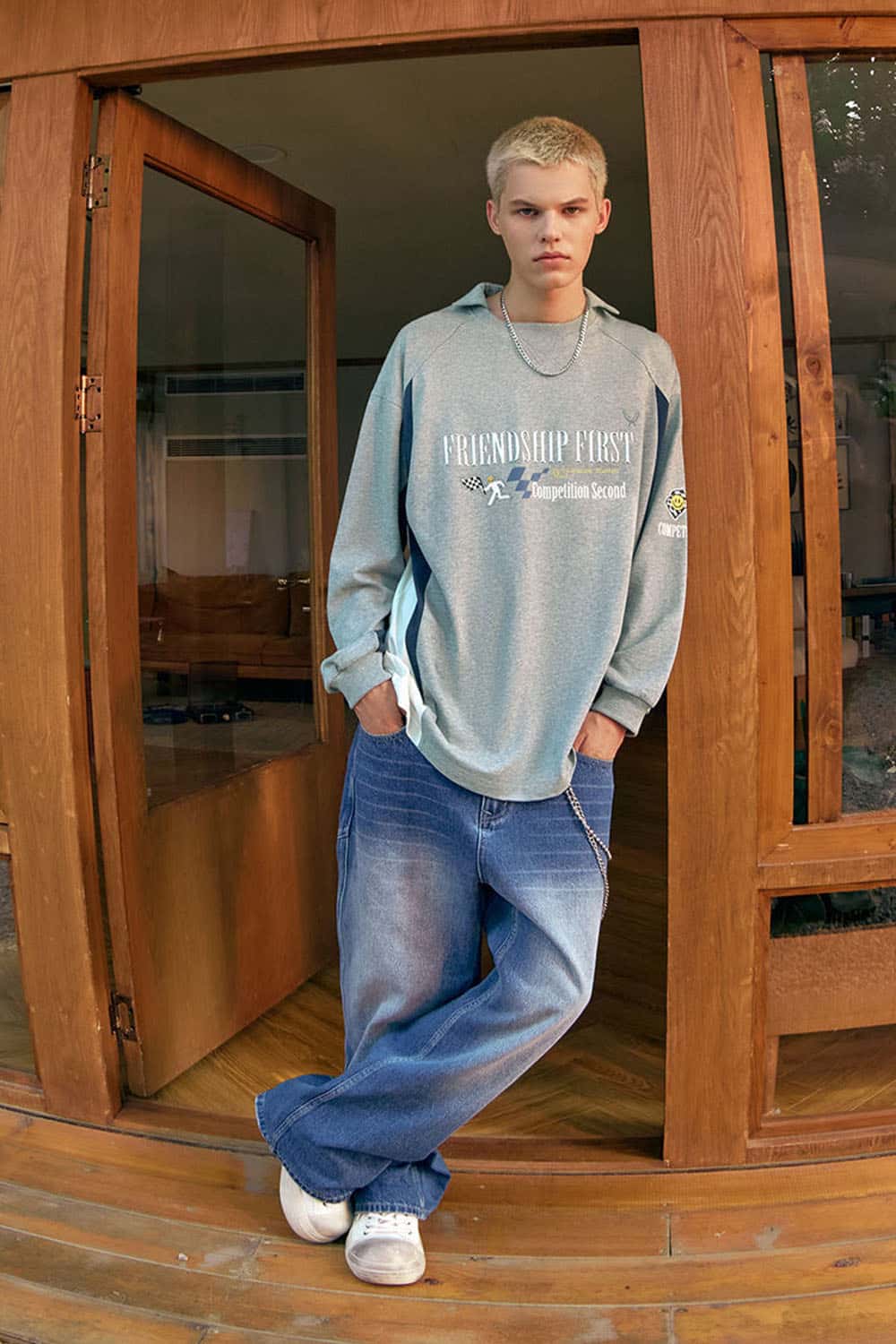 Layered-Collar Puff-Print Graphic Long-Sleeve T-Shirt in Flower Gray - full-length front modeled view
